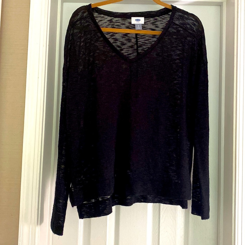 Semi sheer black knit vneck - like new
